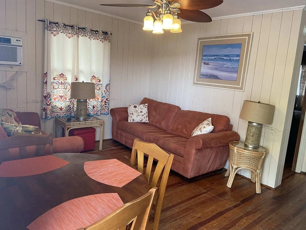 Holiday Court 17 - Sea Shell