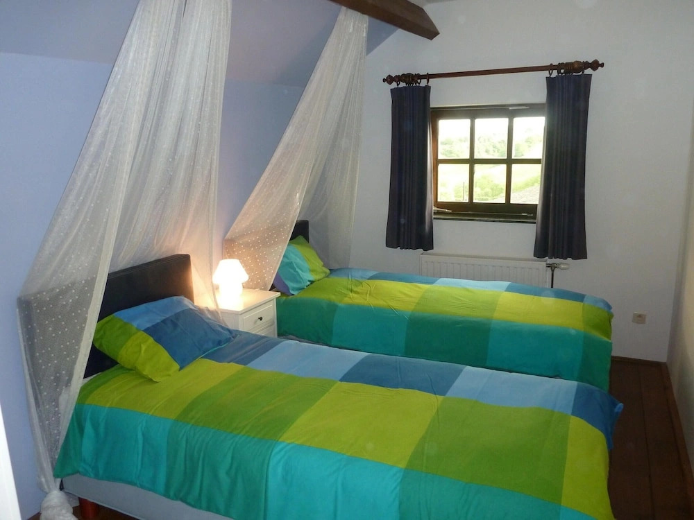Five-bedroom Holiday Home in Somme-leuze