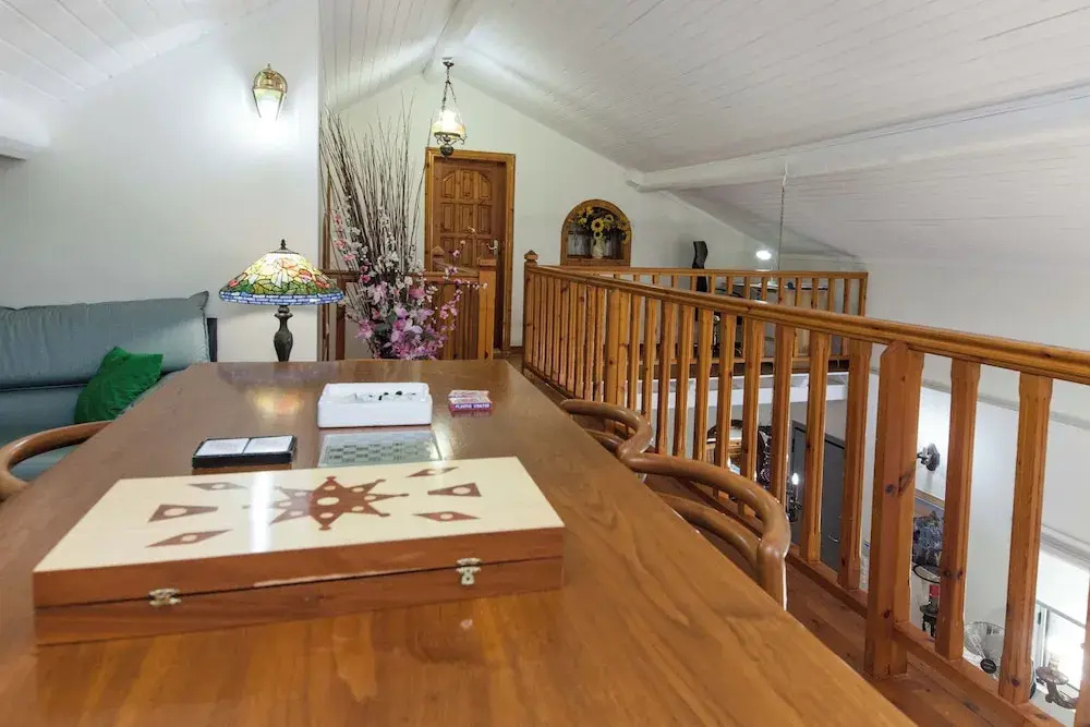 Deluxe 3 Bd House near Lagonisi w Garden
