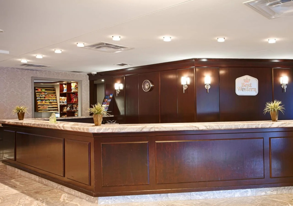 Best Western Plus Victoria Park Suites