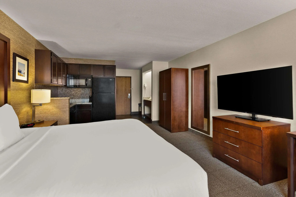 Comfort Inn & Suites Ludington near US-10