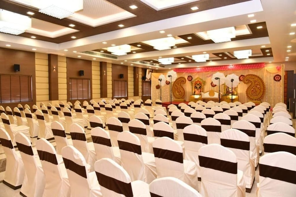Sri Ram Grand Inn