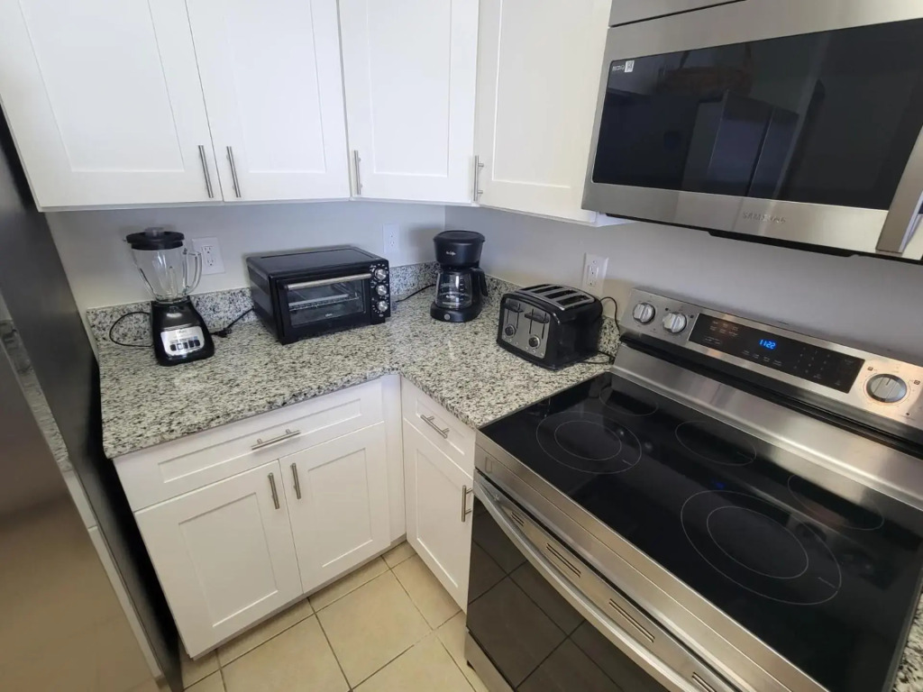Lakeview Condo Hotel near Disney