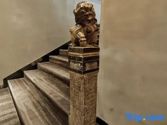 Yi She 101 Boutique Hotel (Xi'an Huimin Street Bell Tower Subway Station Branch)