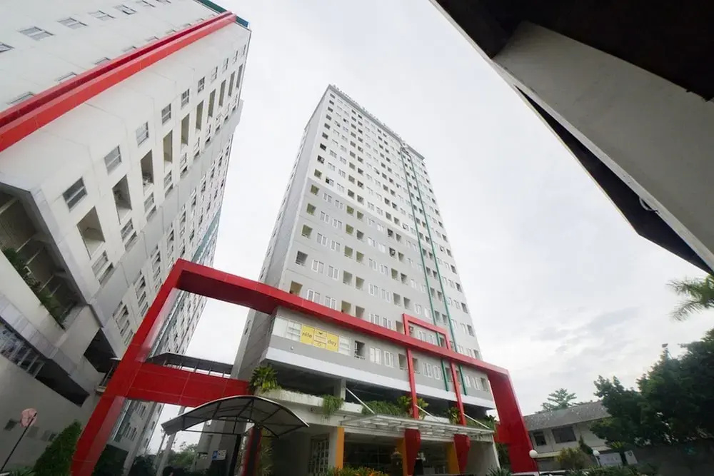RedDoorz Apartment near Bundaran Satelit Surabaya 2