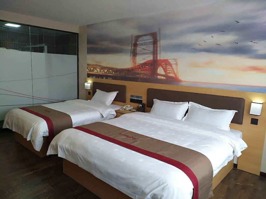 Thank Inn Plus Hotel  Maoming XinYi City Yingbin Avenue