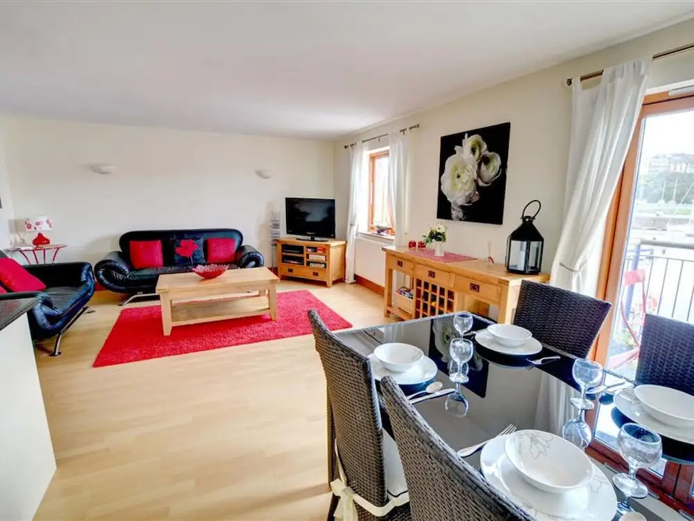 Modern Holiday Home in Milford Haven With Balcony