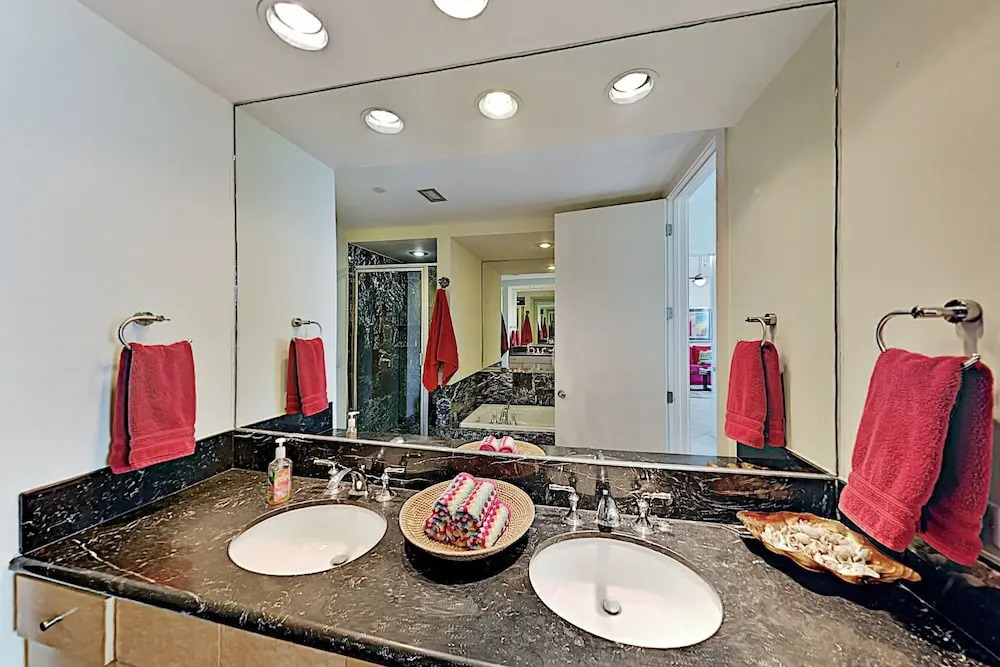 Luxury Sapphire With Gulf Views 3 Bedroom Condo
