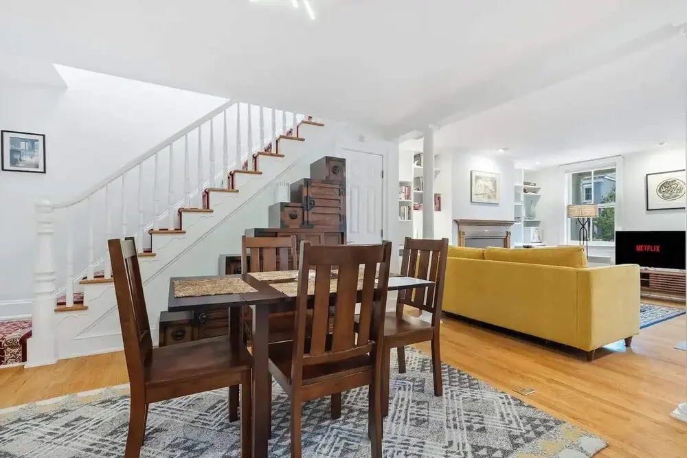 Historic Modern Capitol Hill 2-br Row Home