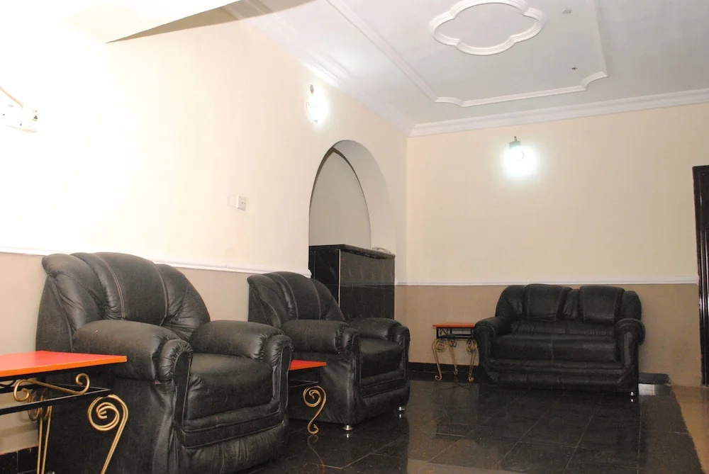 Aquatic Suites & Lounge