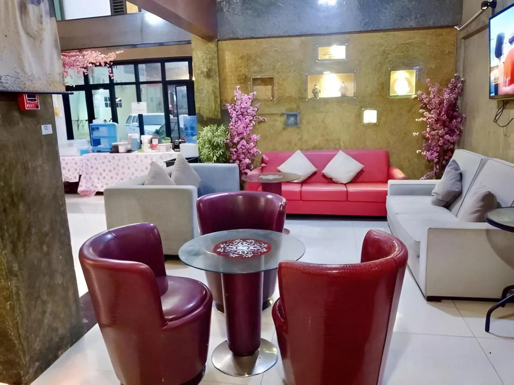 Izen Budget Hotel & Residence