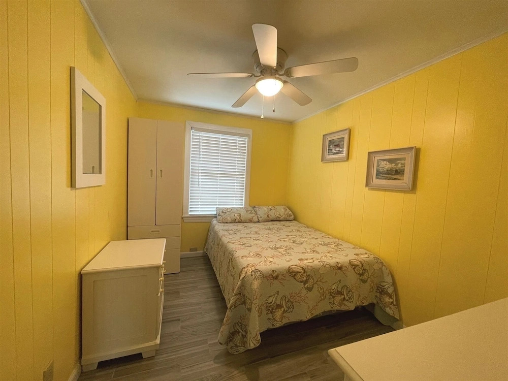 40255 N Beachcomber Dr House by RedAwning