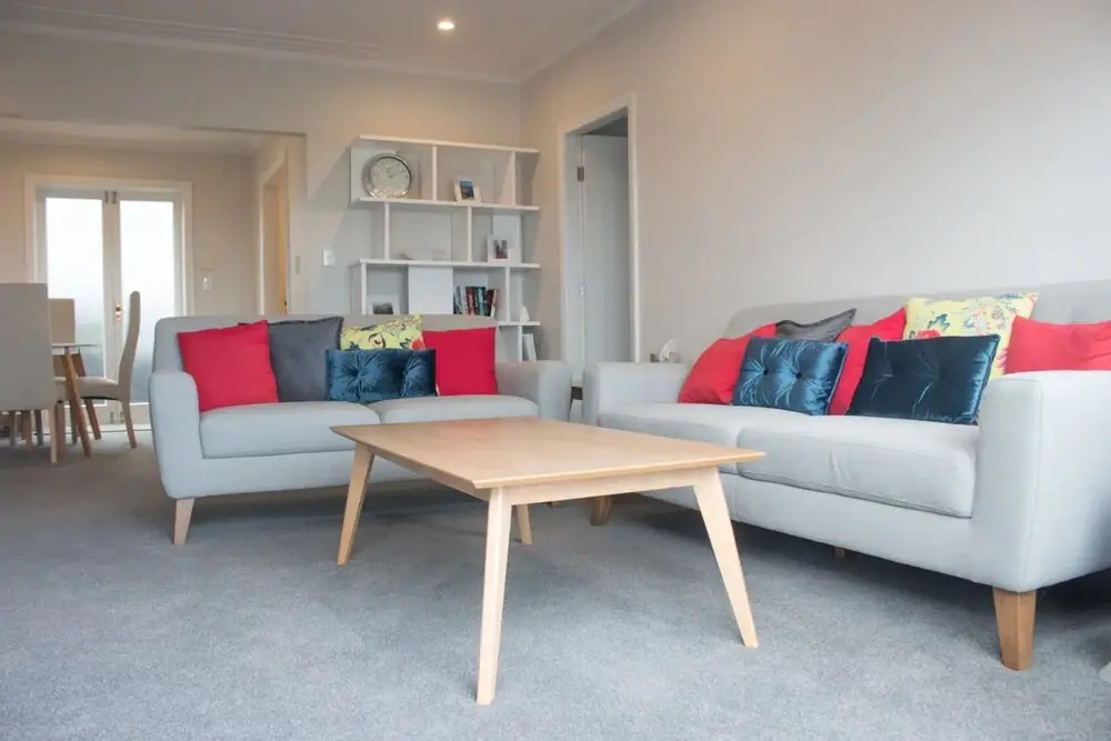 Freshly Renovated 2 Bedroom Apartment With Terrace