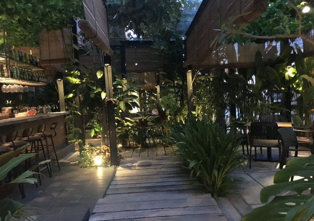 1825 Gallery Hotel
