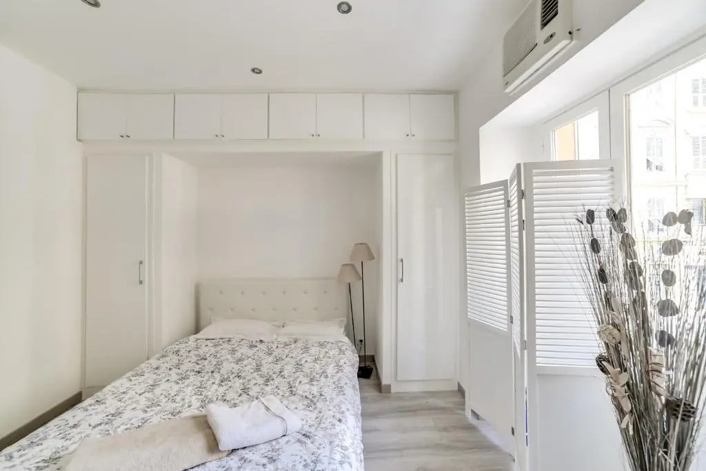 Very nice 1br ideally located close to Place Masséna in Nice Welkeys