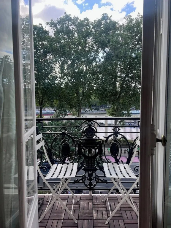 Eiffel Edge Escape (30 mètres de la Tour Eiffel)
