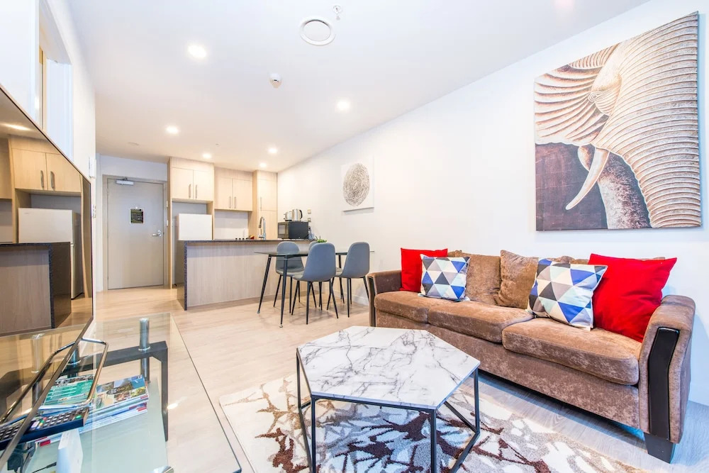JHT - 2 BRM Apartment Level 5, Opposite to SkyTower