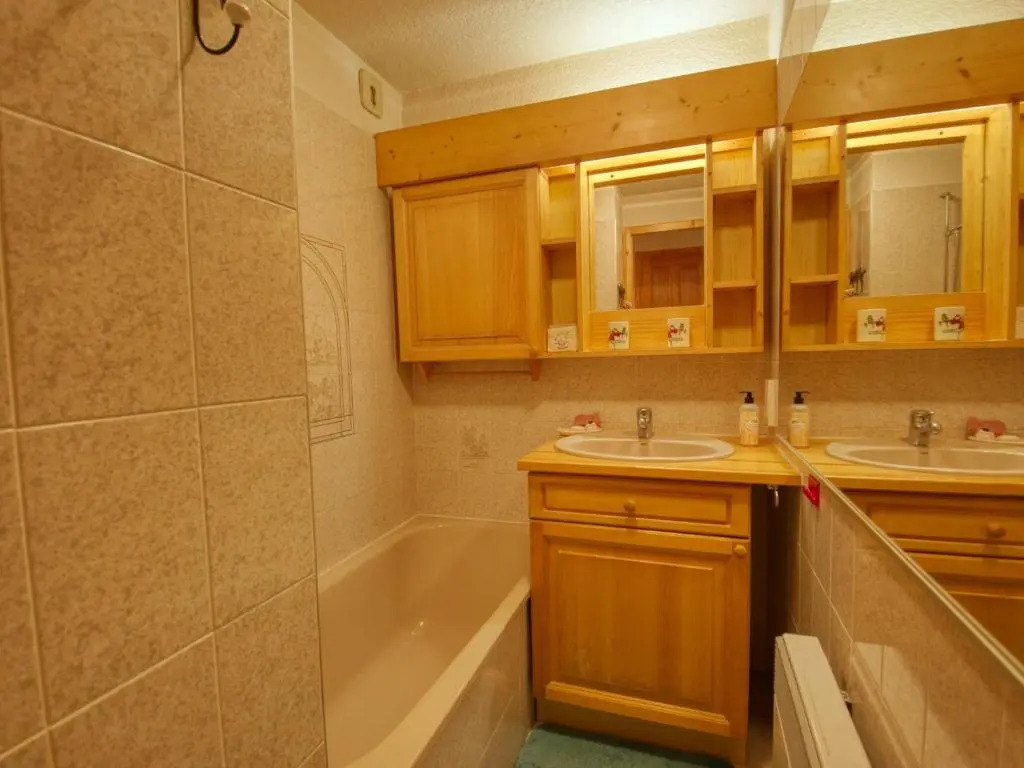 Appartement rénové 4-6 pers, proche village à Morillon - FR-1-642-59