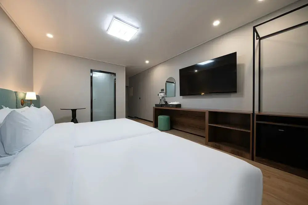 Hound hotel gunsan