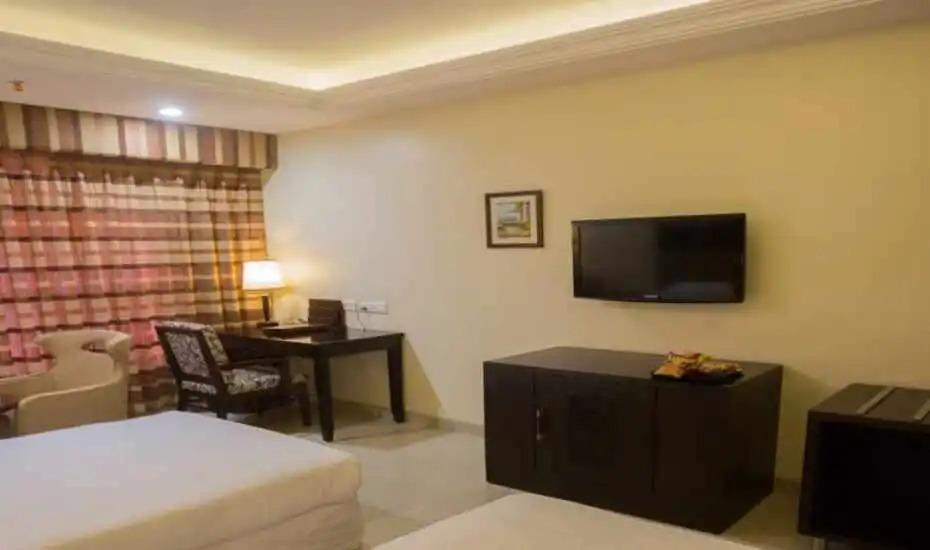 Royal Reve Hotel