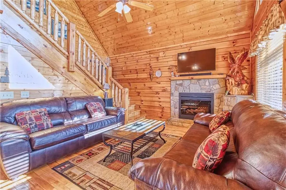 Smoky Mountain Retreat - Five Bedroom Cabin