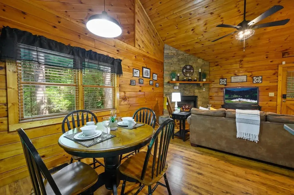 Location Log Cabin Hot Tub Fireplace Pool Fishing