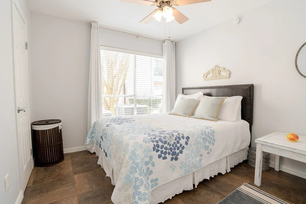 Seawall Escape - 2 Br Home