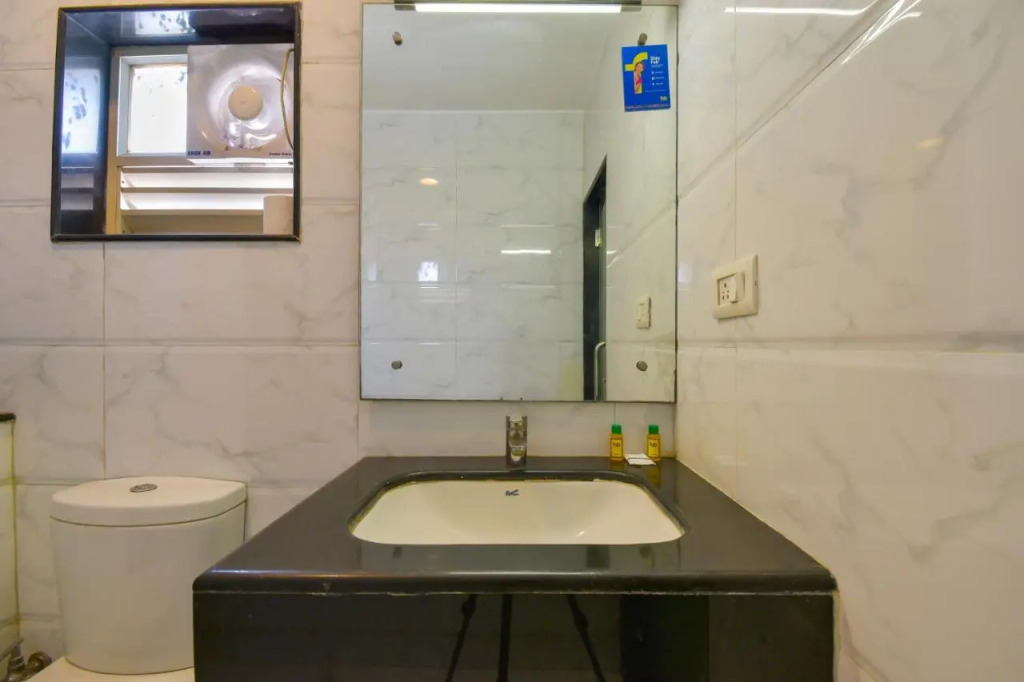Fabhotel Singh Suites