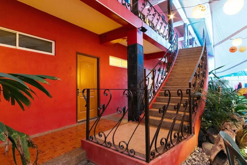 RedDoorz Plus near Abreeza Mall Davao