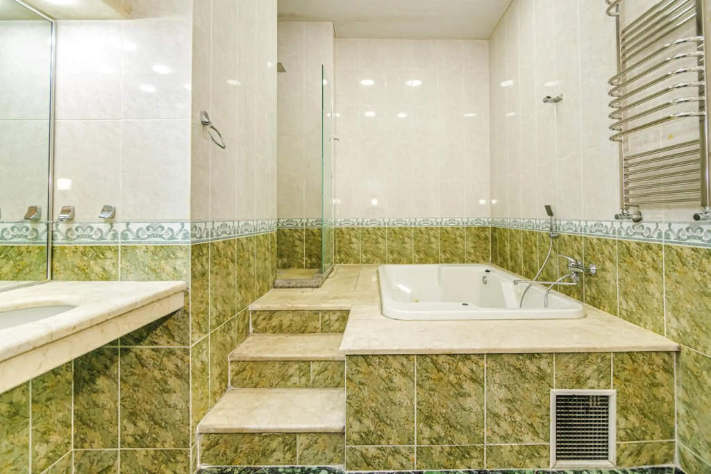 Targovu 5 Room DeLuxe Apartment