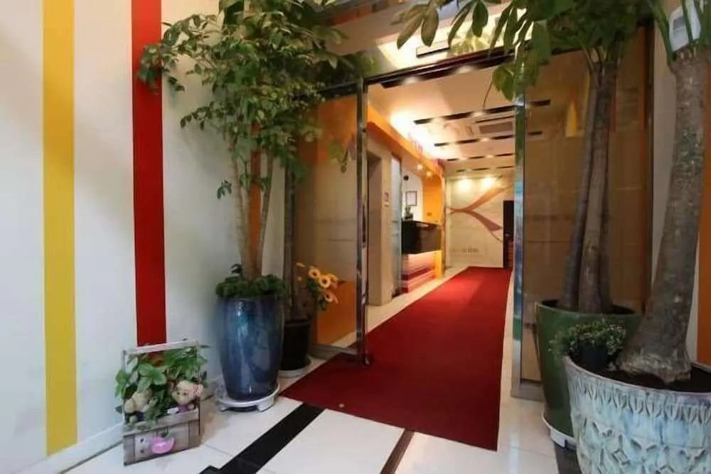 Show Hotel