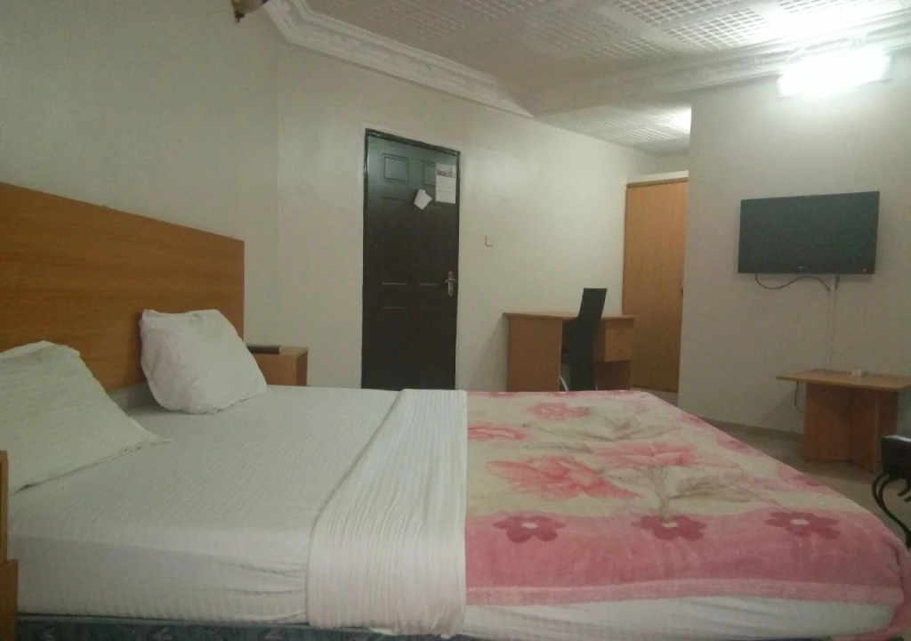 Serob Hotels