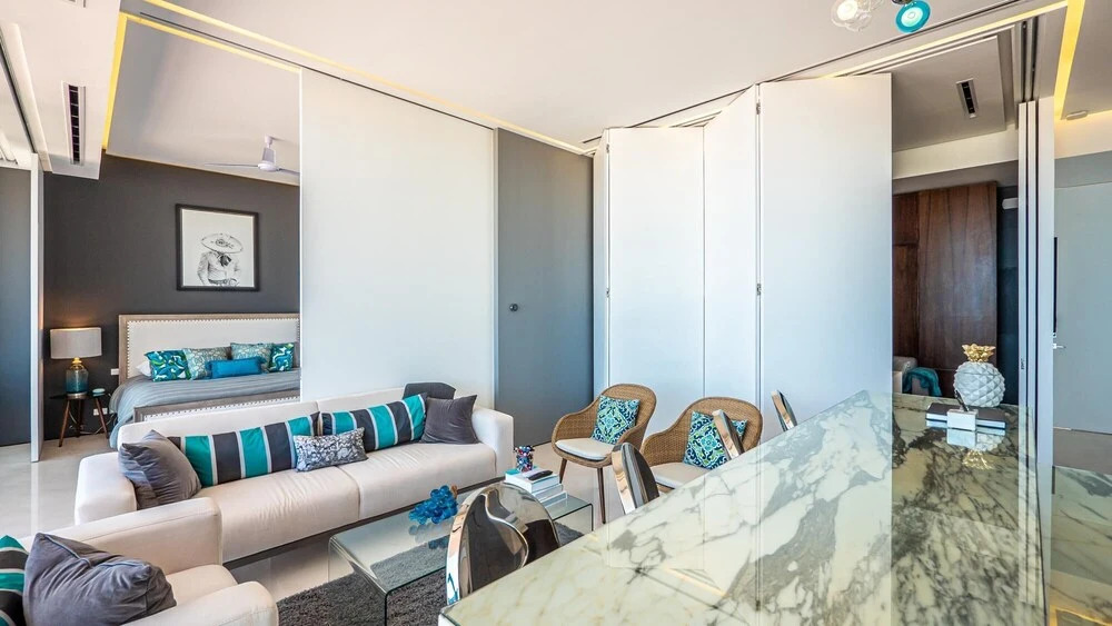 Pier 57-706 Spectacular Penthouse Romantic Zone Ocean Views