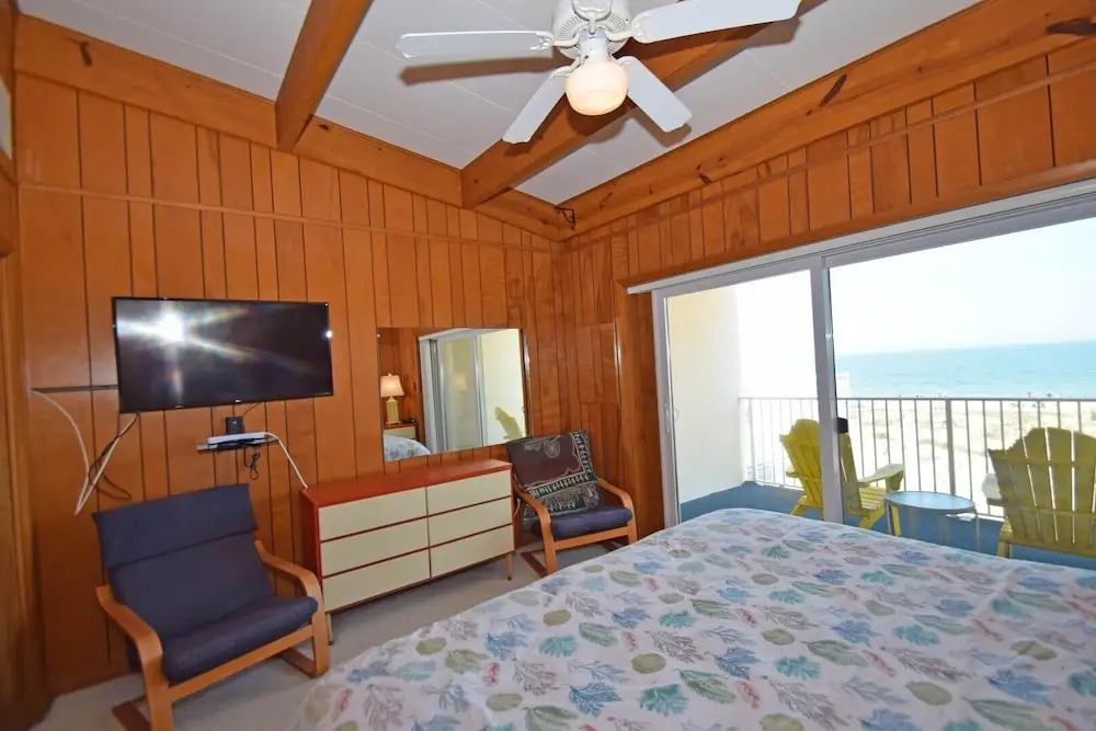 Sea Edge 3 3 Bedroom Townhouse by RedAwning