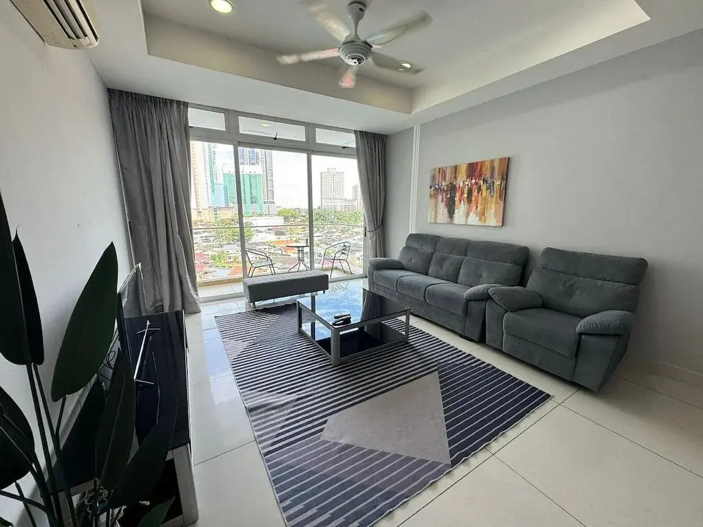 JB City Shopping Mall Apartment