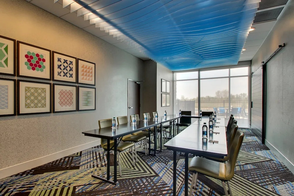 Holiday Inn Express & Suites Findlay North by IHG