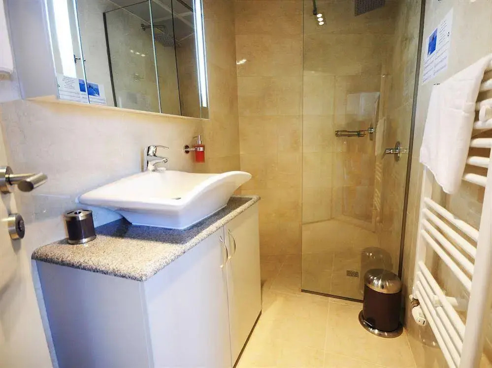 Villa Antea Apartments with Free Parking