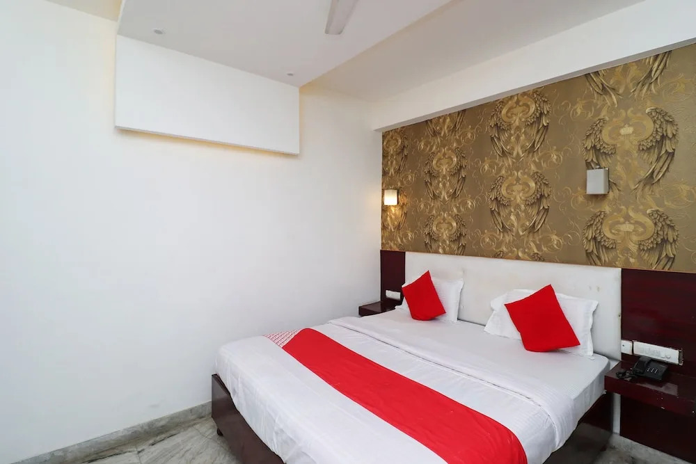 OYO 28240 Hotel D' Seasons