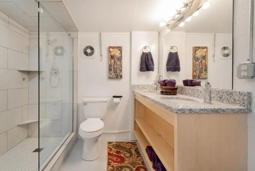 NEW LISTING Completely Renovated Laid Back Casual Beach Bungalow