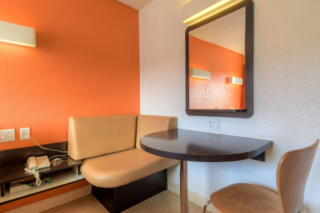 Studio 6 Suites Las Vegas, NV - Tropicana