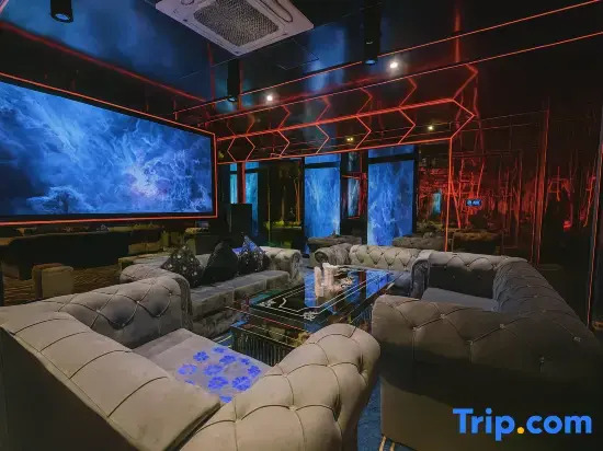 Kempas JB Landed Marble Haven Villa 14pax Karaoke
