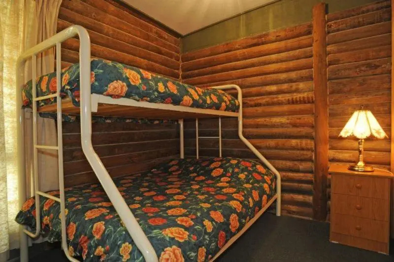 Lakes Entrance Log Cabins