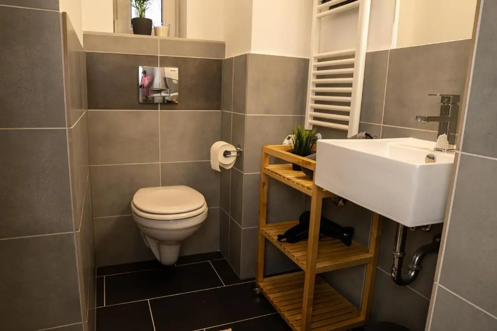 FULL HOUSE Studios - Blue Apartment - NETFLIX, WiFi inkl