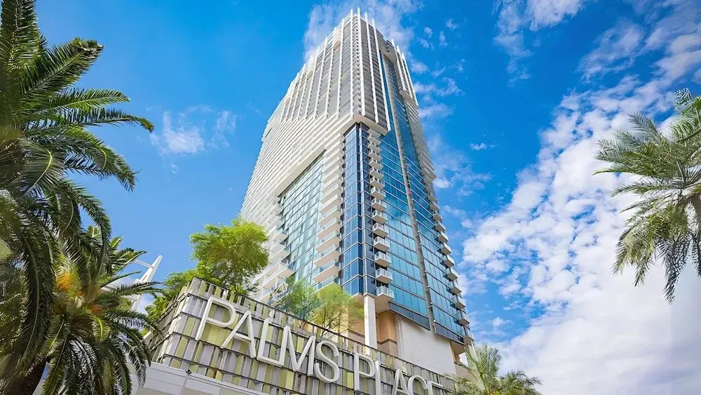 One Bedroom | 1.5 Baths & Living Room | Jet Tub – Palms Place StripSuite