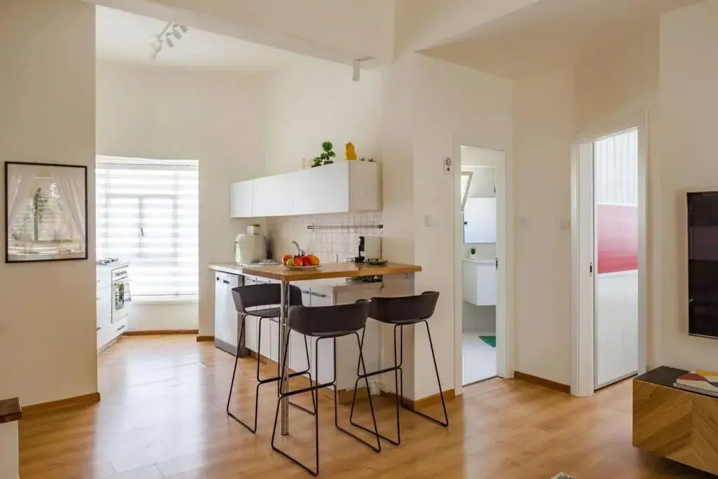 ^Superior 1 BR in the heart of the old north^