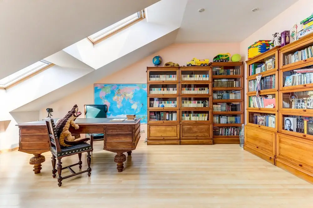 Home4day Spacious loft in the heart of Petersburg