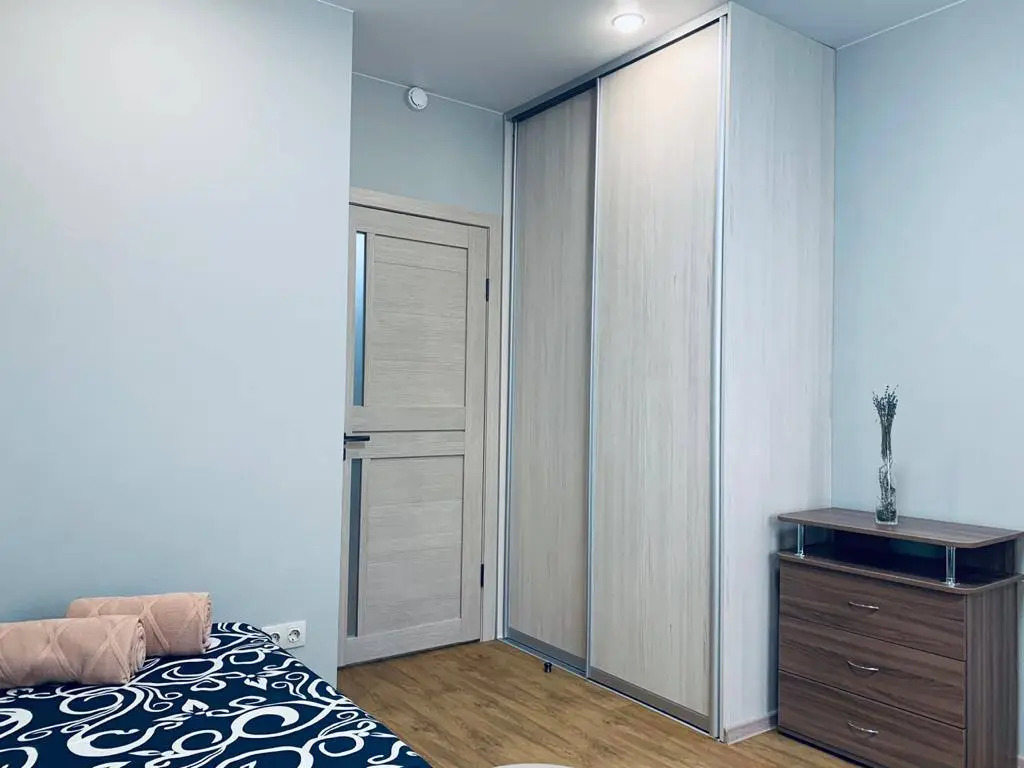 Pritomskij 29 Trehkomnatnye apartamenty rjadom s Kadetskim uchilischem