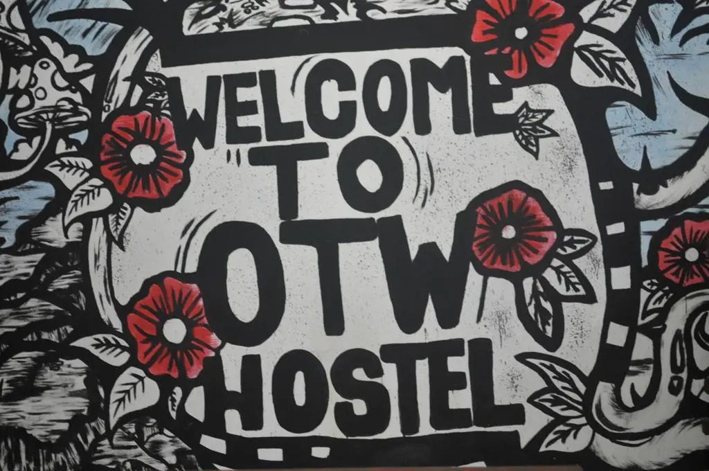 On The Way Hostel & Lounge
