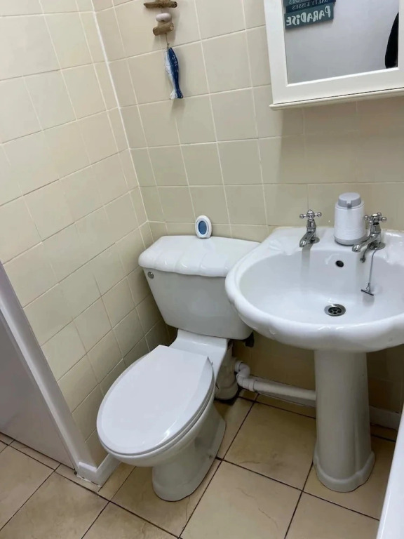 Apartment Sleeps 4 With Parking