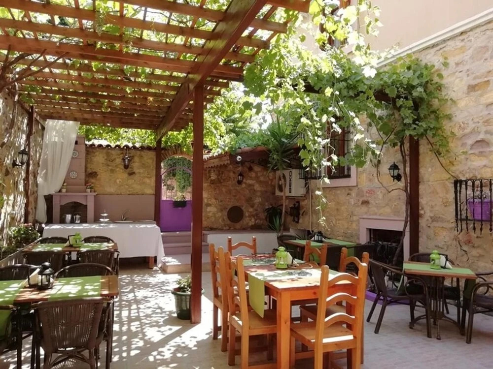 Marti Deluxe Boutique Hotel